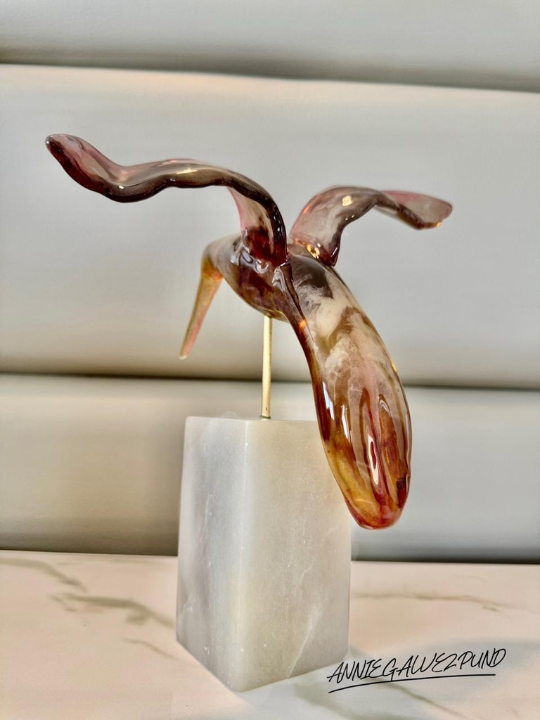 ESCULTURA COLIBRI CON BASE PIEDRA DE HUAMANGA