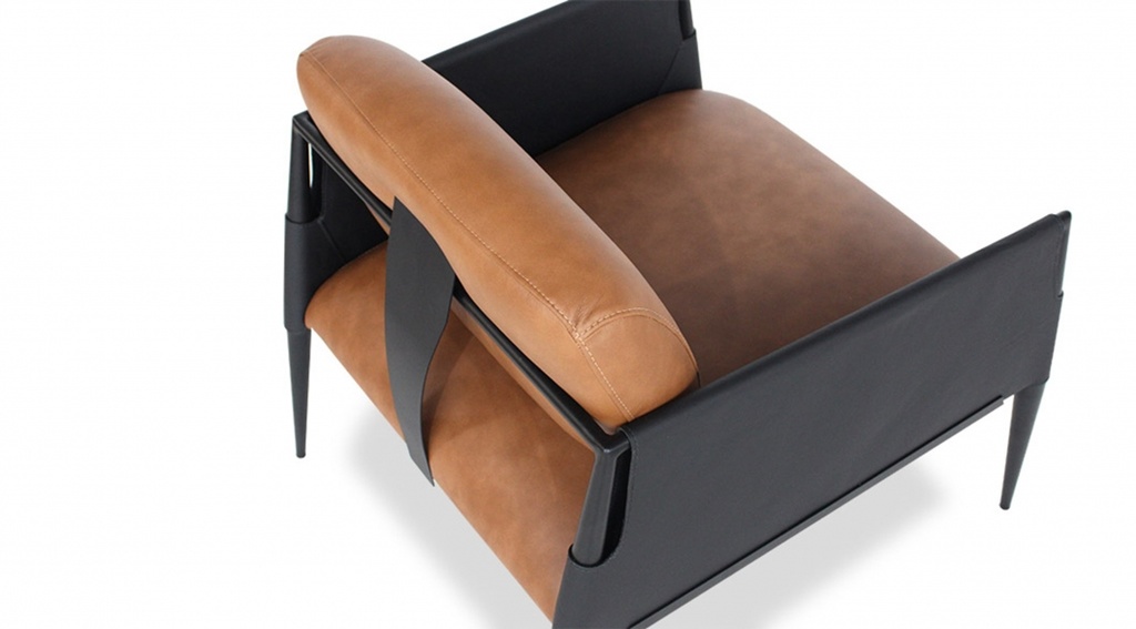 SILLÓN DE CUERO CAROÁ