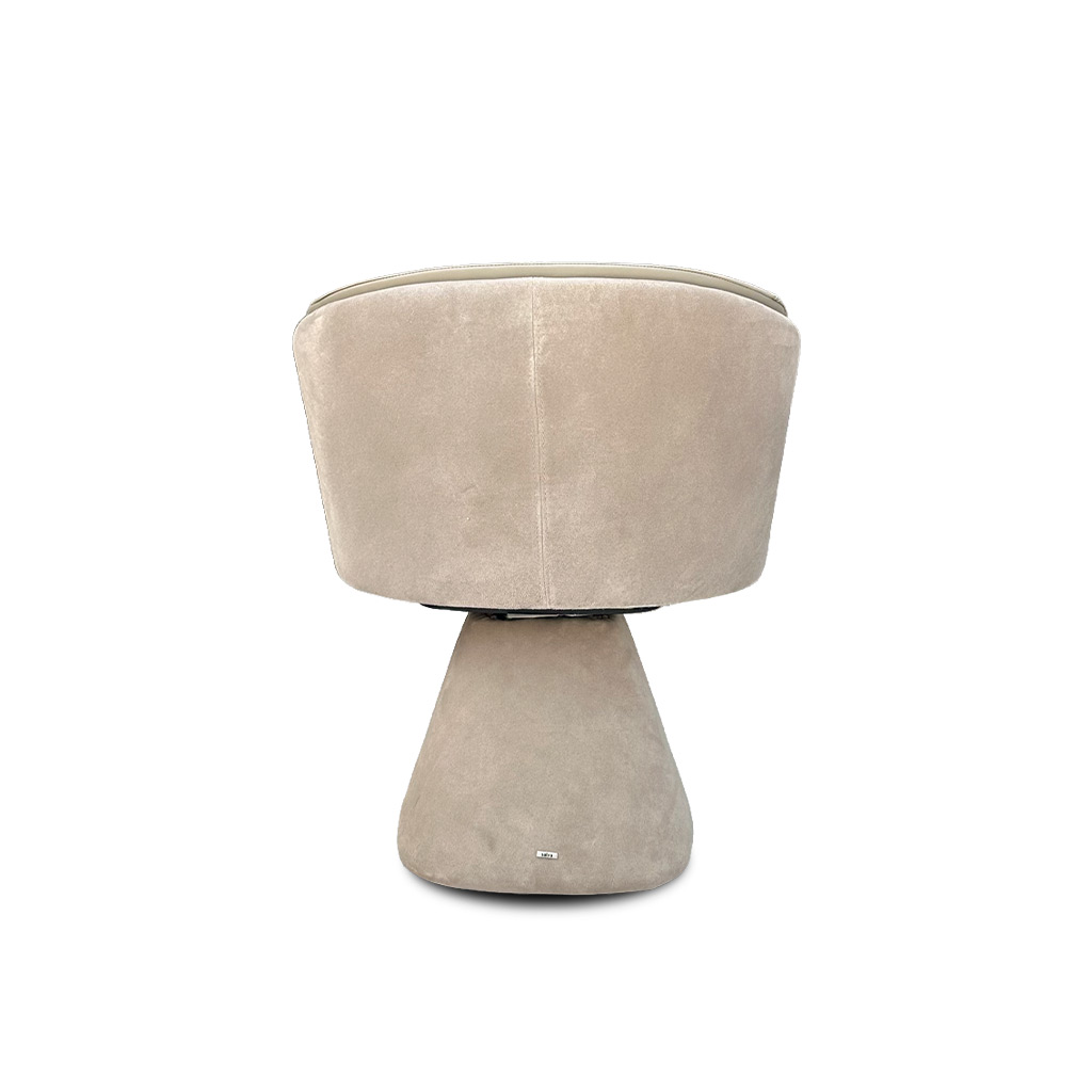 BUTACA DE CUERO ORLA AVELA