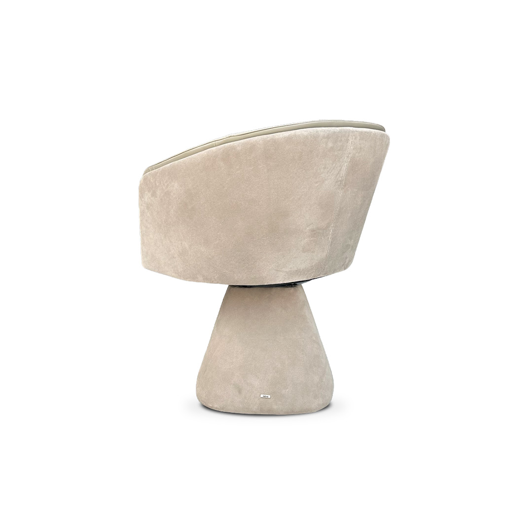 BUTACA DE CUERO ORLA AVELA