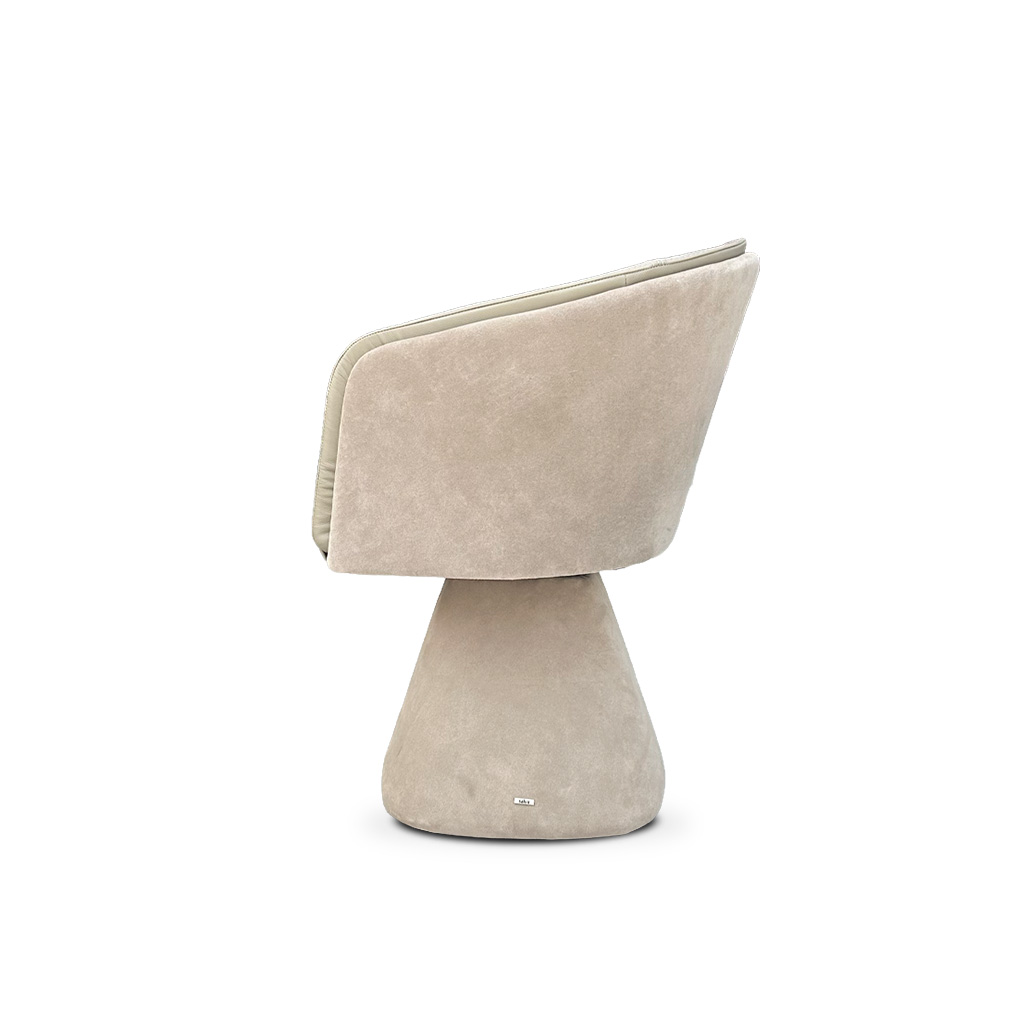 BUTACA DE CUERO ORLA AVELA