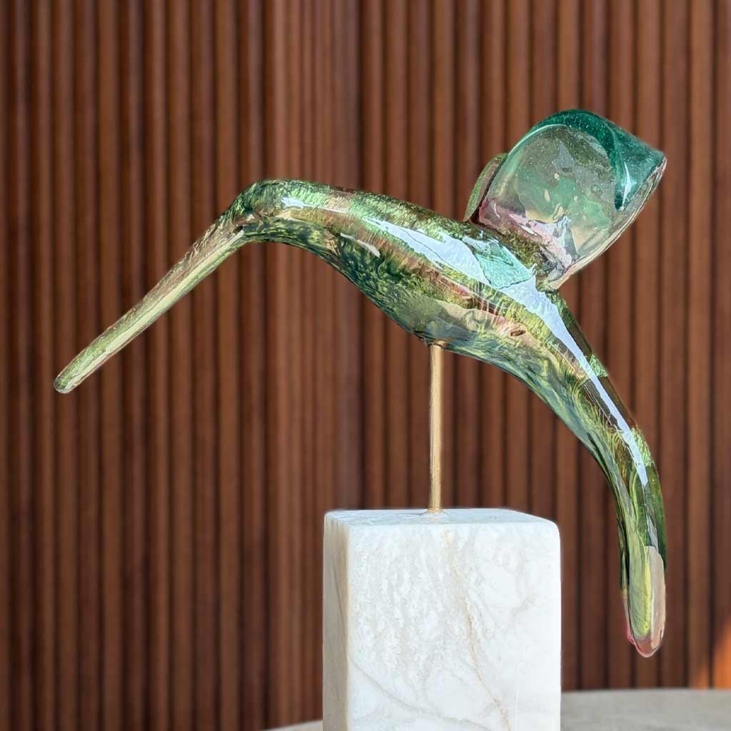 ESCULTURA COLIBRI METALIZADO CON BASE PIEDRA DE HUAMANGA