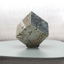 ESCULTURA CUBO PIRITA