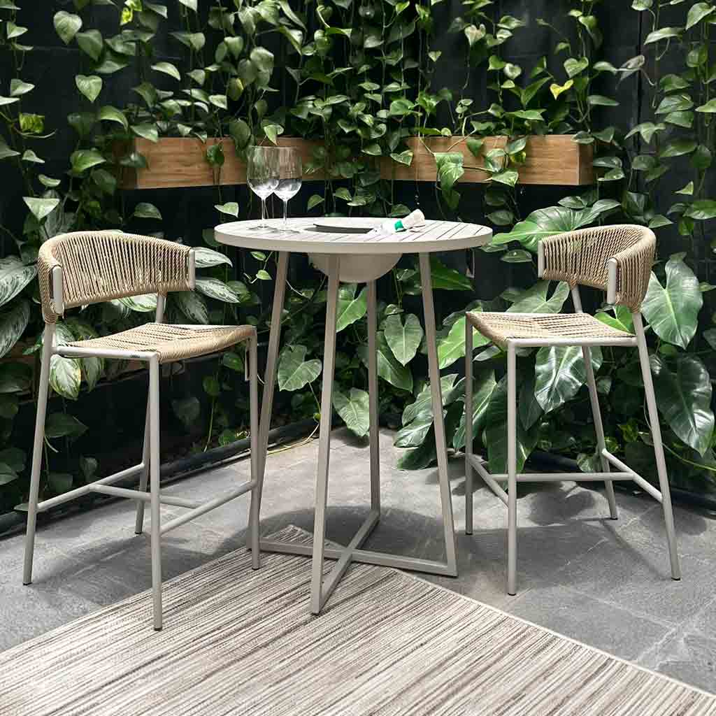 SET MESA BAR LINEA + SILLAS BAR CAPRI CUERDA TRENZADA