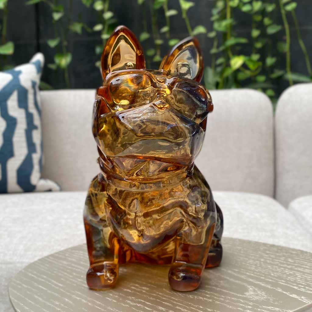 ESCULTURA BULLDOG XL AMBAR/AZUL